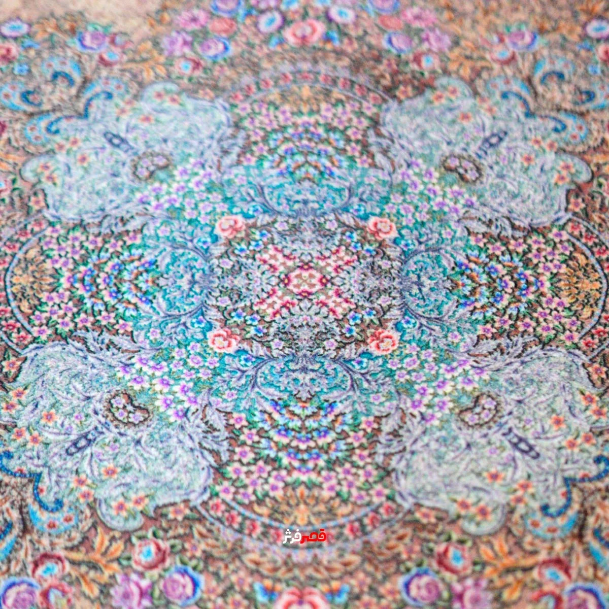 گل وسط فرش ماشینی دربافت کلکسیون گلوریا کد 1.00123 زمینه تمام رنگ